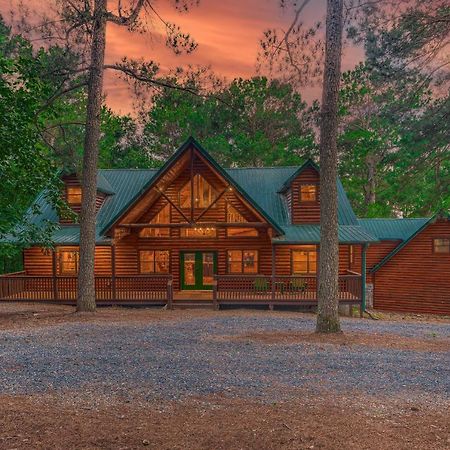 The Eastwood Spacious Retreat With 4 King En-Suites - Hot Tub - Pet-Friendly - Cozy Fire Pit - Prime Location - Multi-Family Broken Bow Exterior foto