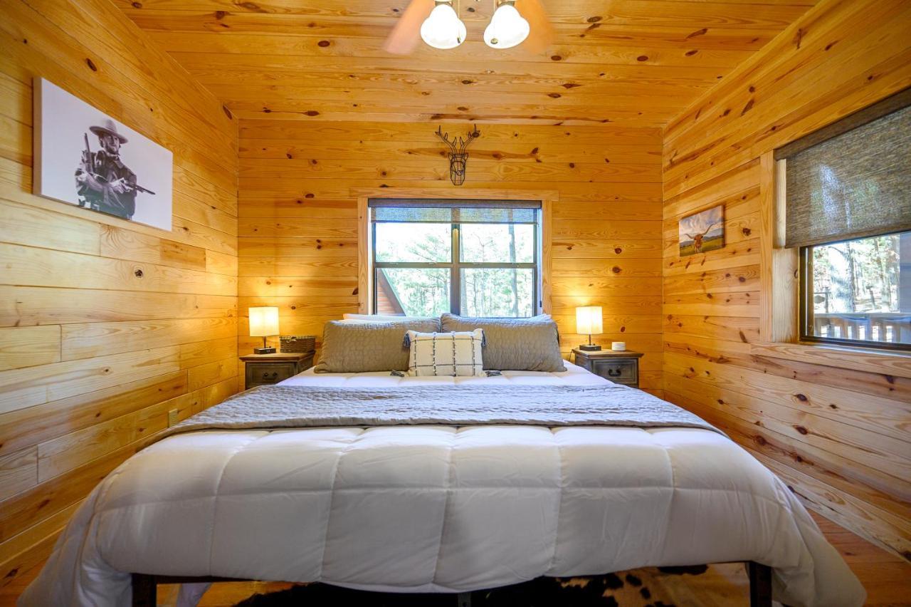 The Eastwood Spacious Retreat With 4 King En-Suites - Hot Tub - Pet-Friendly - Cozy Fire Pit - Prime Location - Multi-Family Broken Bow Exterior foto