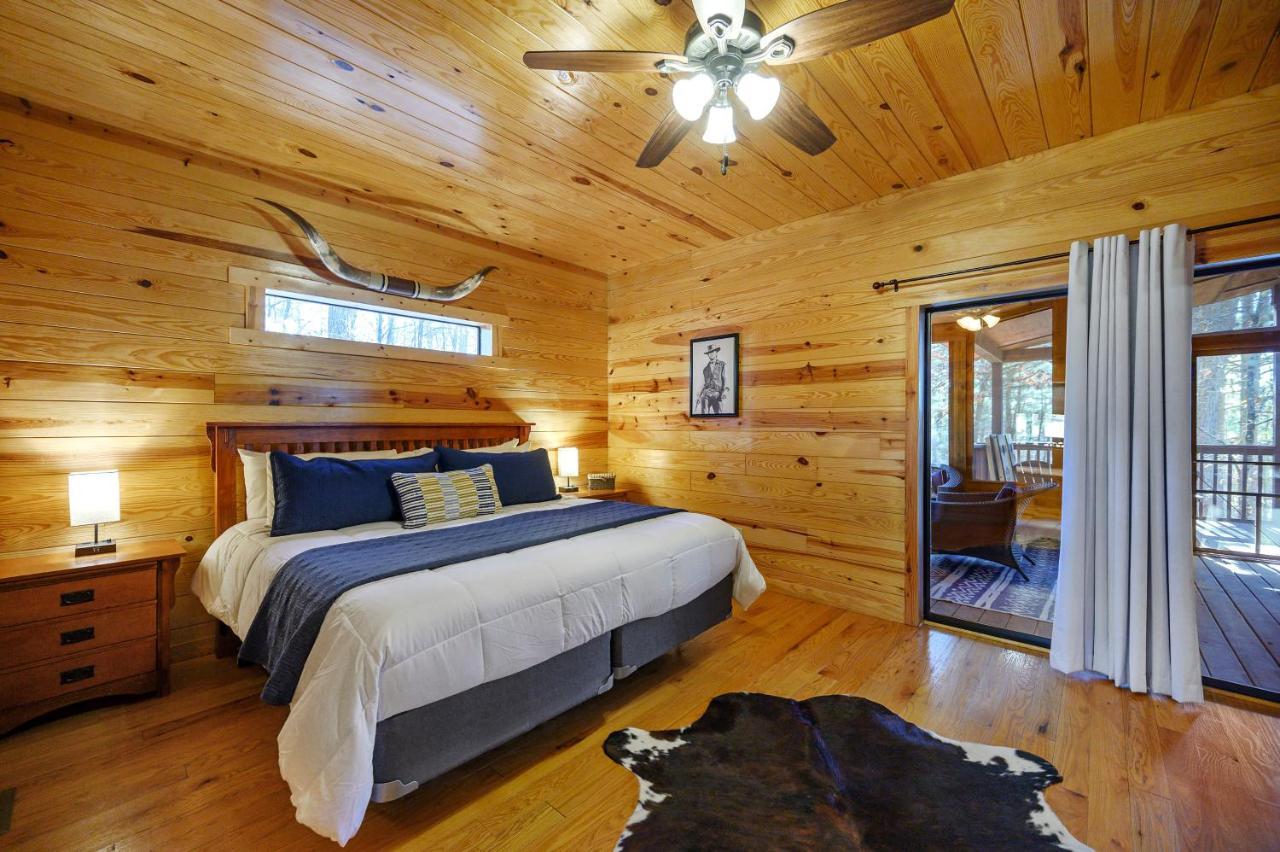 The Eastwood Spacious Retreat With 4 King En-Suites - Hot Tub - Pet-Friendly - Cozy Fire Pit - Prime Location - Multi-Family Broken Bow Exterior foto