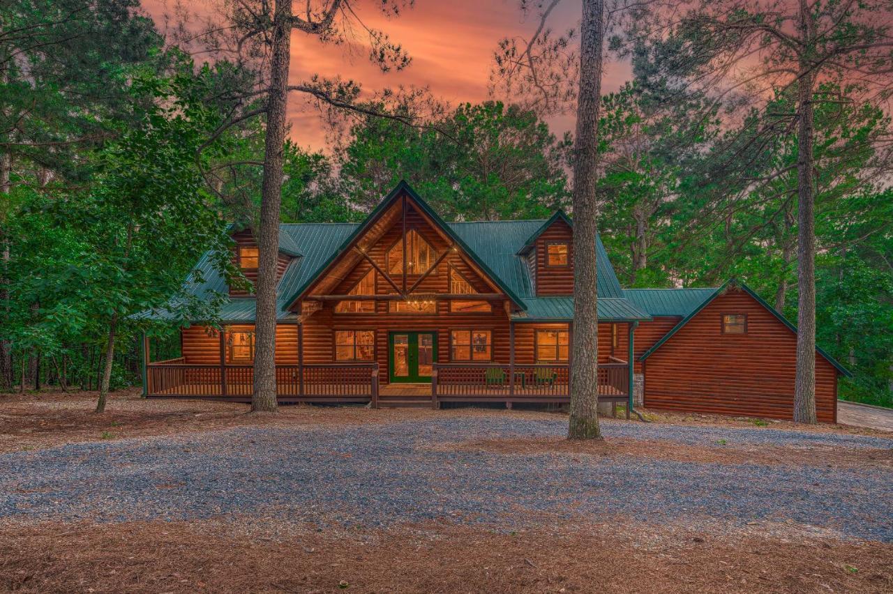 The Eastwood Spacious Retreat With 4 King En-Suites - Hot Tub - Pet-Friendly - Cozy Fire Pit - Prime Location - Multi-Family Broken Bow Exterior foto