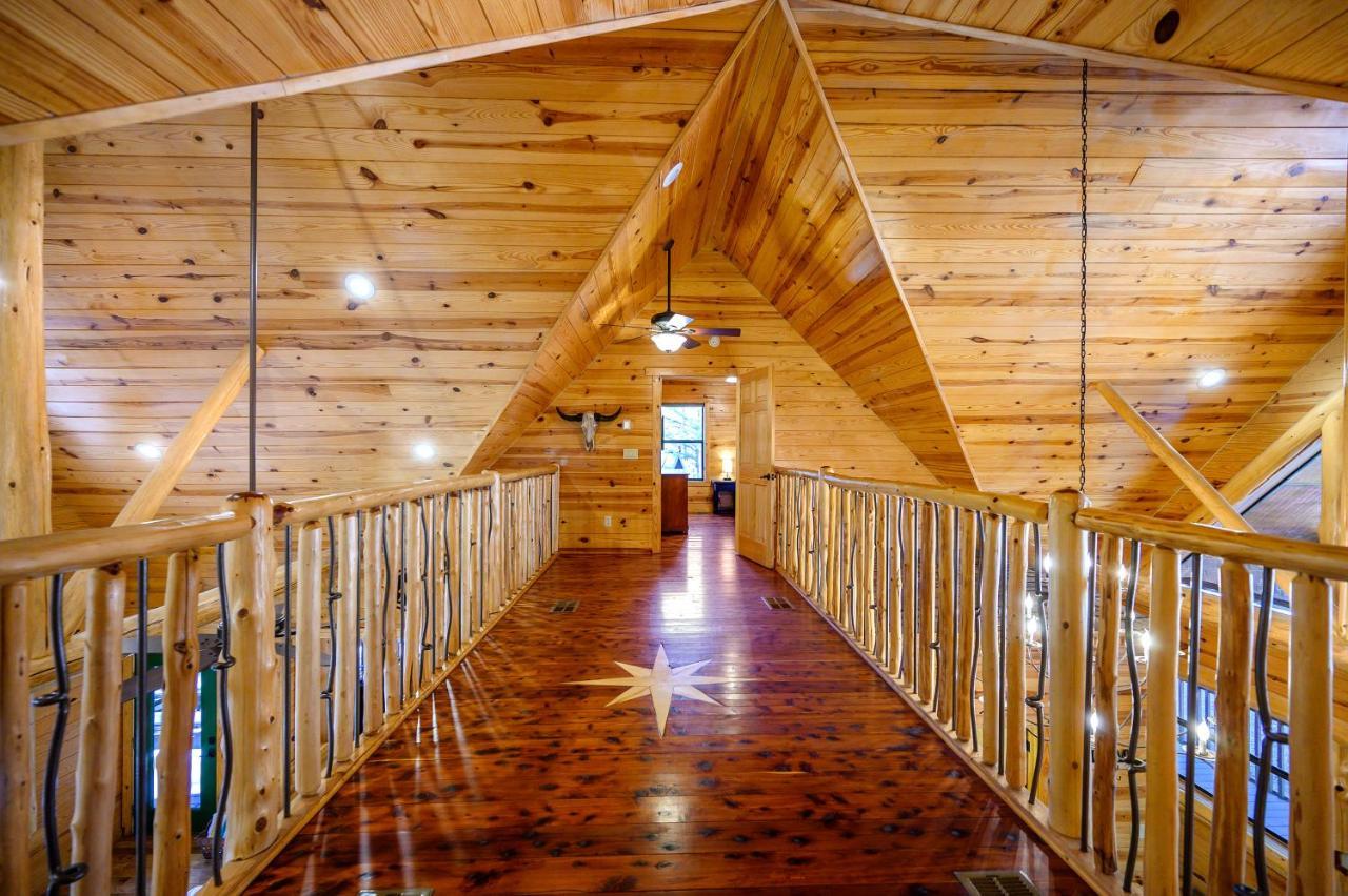 The Eastwood Spacious Retreat With 4 King En-Suites - Hot Tub - Pet-Friendly - Cozy Fire Pit - Prime Location - Multi-Family Broken Bow Exterior foto