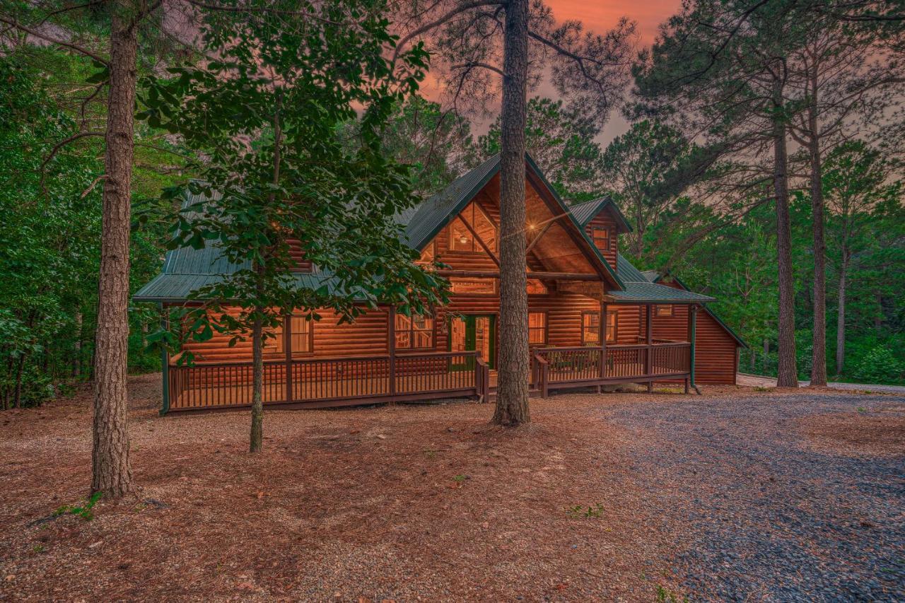 The Eastwood Spacious Retreat With 4 King En-Suites - Hot Tub - Pet-Friendly - Cozy Fire Pit - Prime Location - Multi-Family Broken Bow Exterior foto