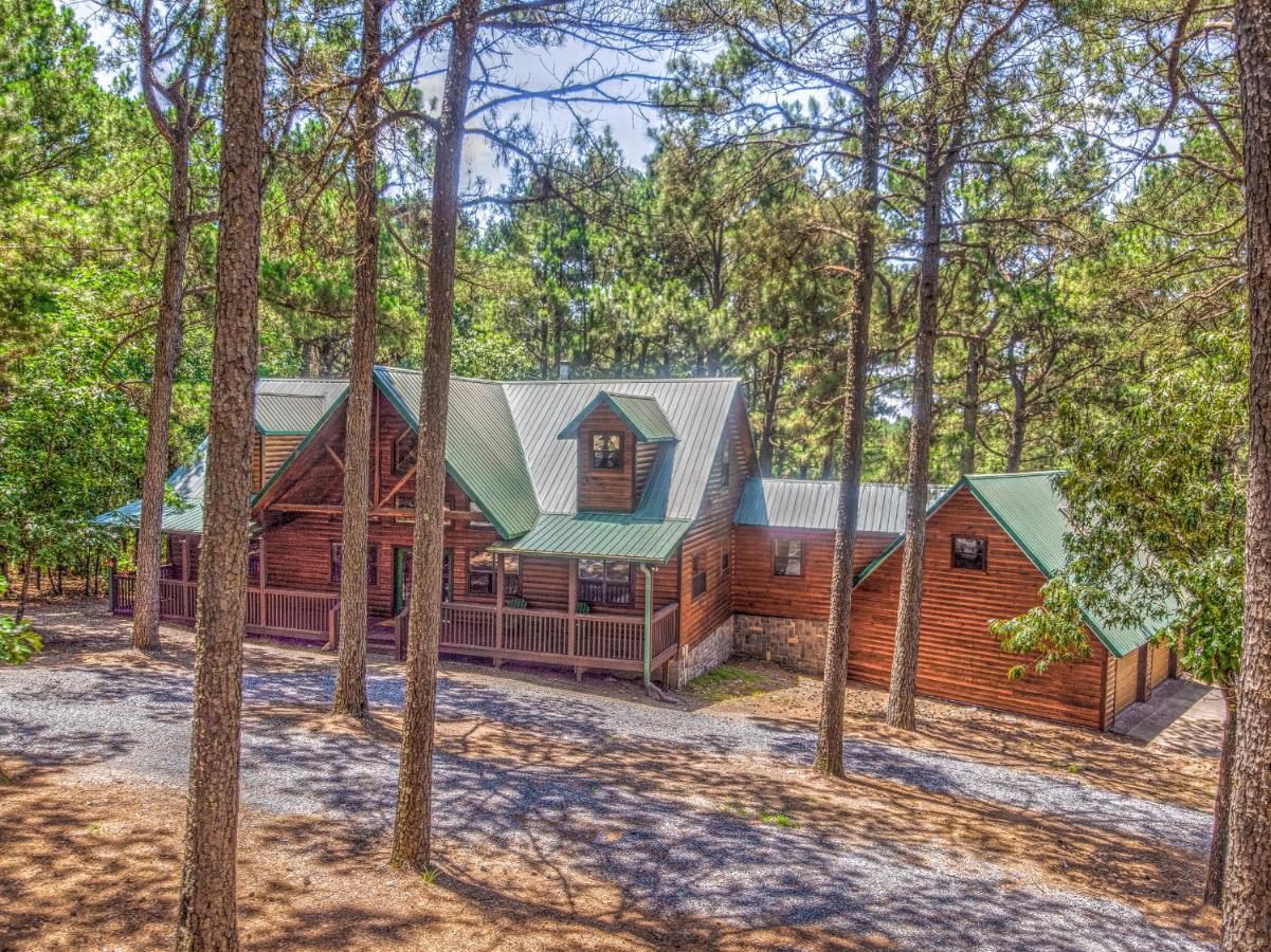 The Eastwood Spacious Retreat With 4 King En-Suites - Hot Tub - Pet-Friendly - Cozy Fire Pit - Prime Location - Multi-Family Broken Bow Exterior foto
