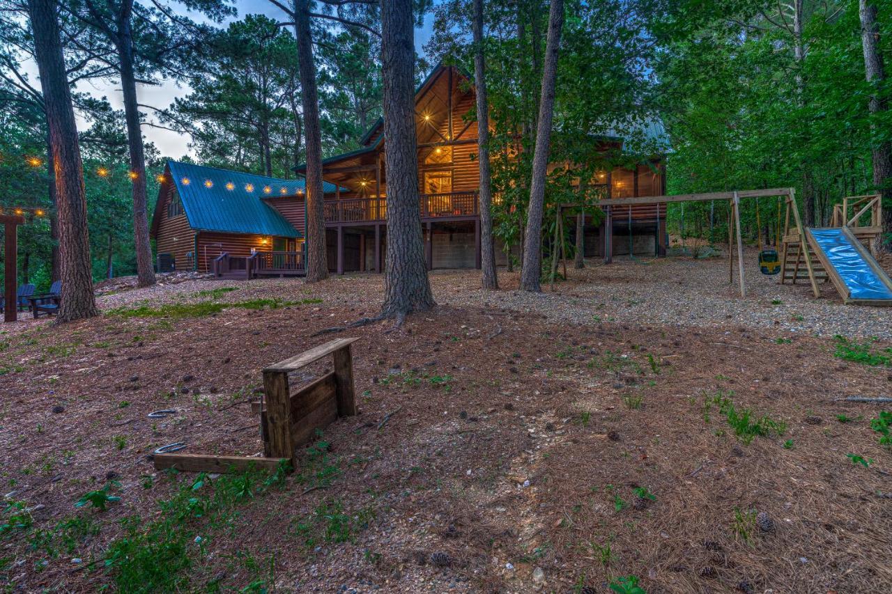 The Eastwood Spacious Retreat With 4 King En-Suites - Hot Tub - Pet-Friendly - Cozy Fire Pit - Prime Location - Multi-Family Broken Bow Exterior foto