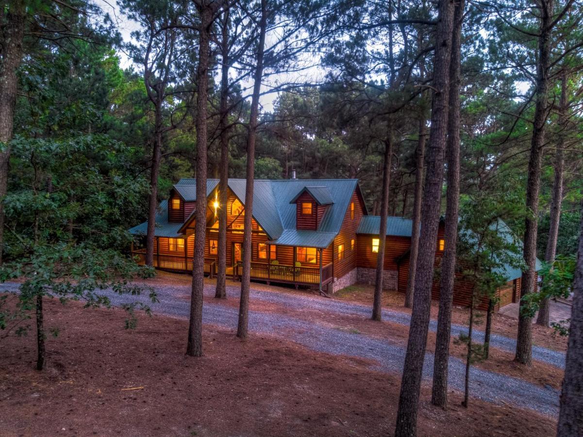 The Eastwood Spacious Retreat With 4 King En-Suites - Hot Tub - Pet-Friendly - Cozy Fire Pit - Prime Location - Multi-Family Broken Bow Exterior foto