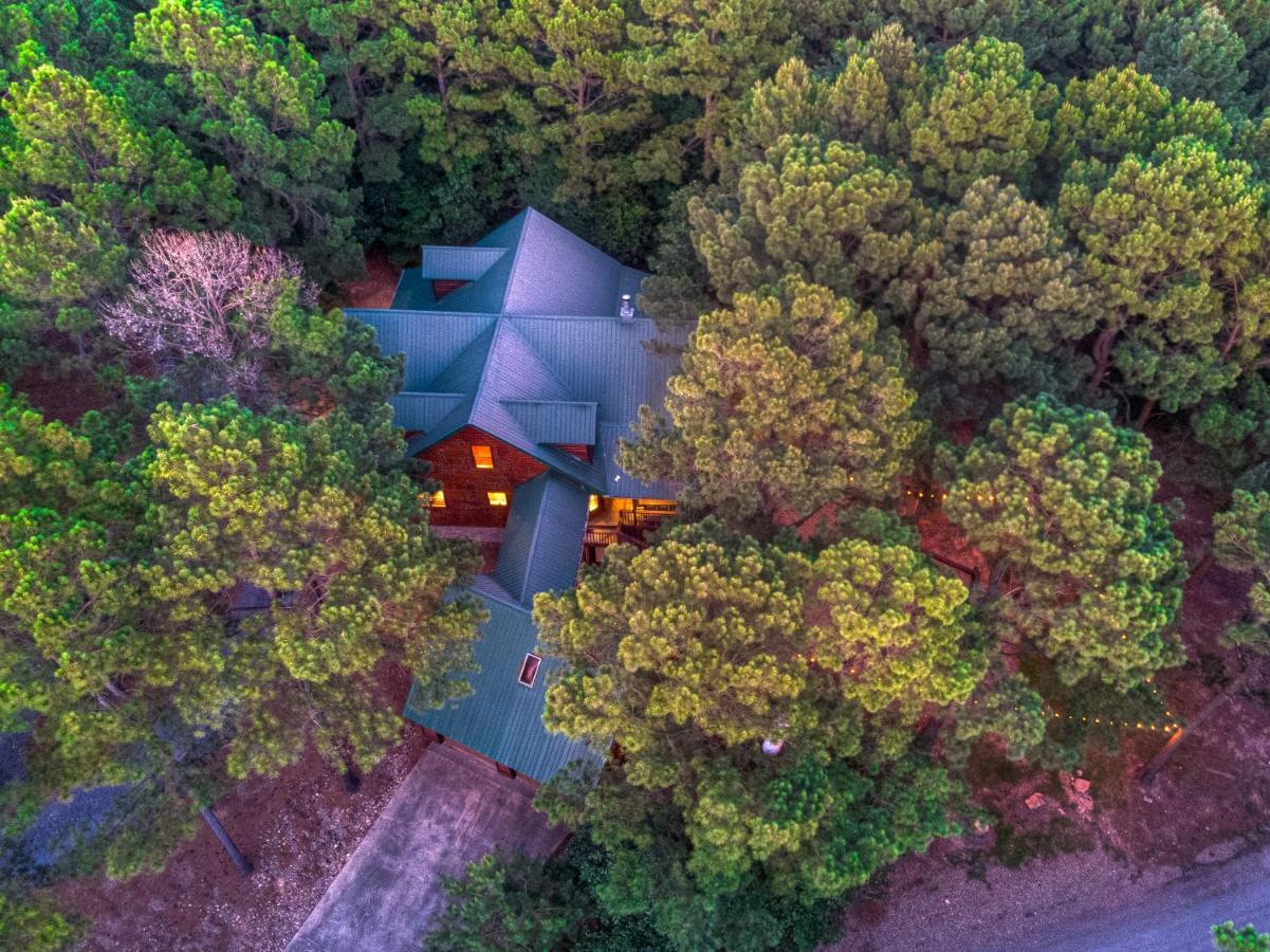 The Eastwood Spacious Retreat With 4 King En-Suites - Hot Tub - Pet-Friendly - Cozy Fire Pit - Prime Location - Multi-Family Broken Bow Exterior foto